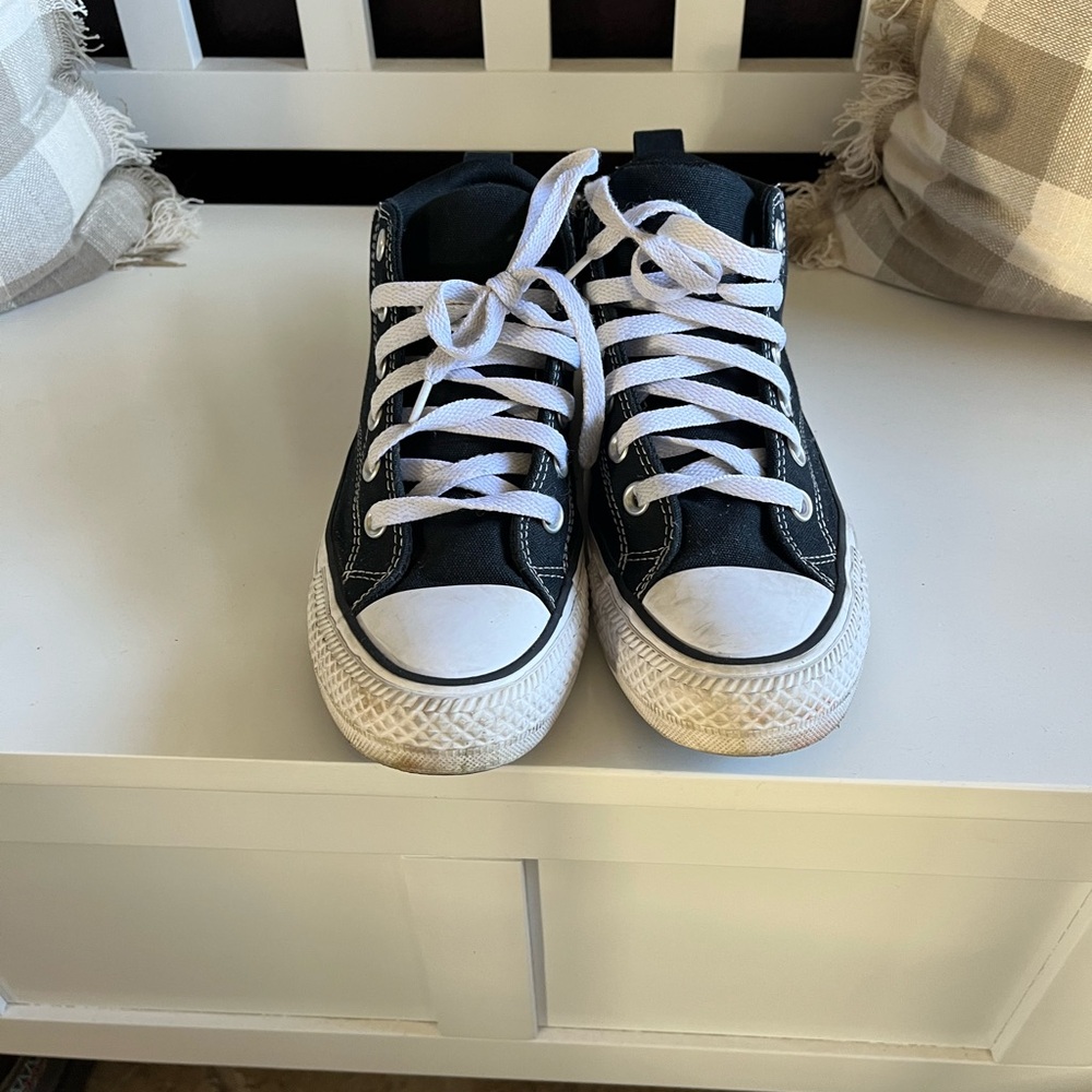 Chuck Taylor All Star Madison Mid Sneaker
